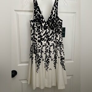 Ralph Lauren Black and White V-Neck Dress NWT 6P